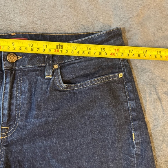 Tommy Hilfiger Blue Jean Shorts

#1136 - Picture 2 of 8